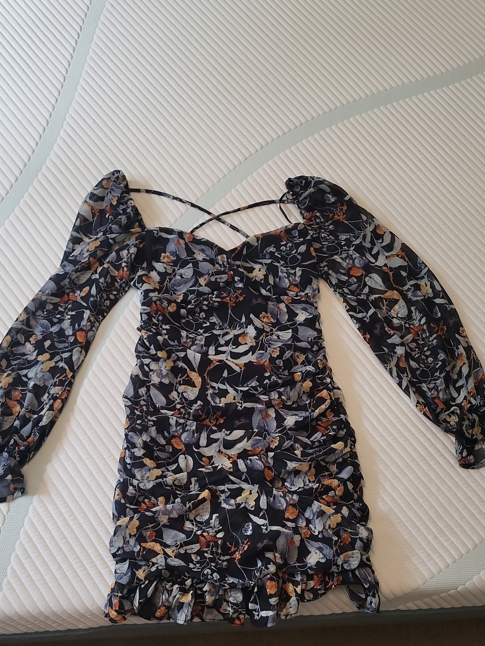 Forever 21 Black Floral Ruched Mini Dress with Puff Sleeves